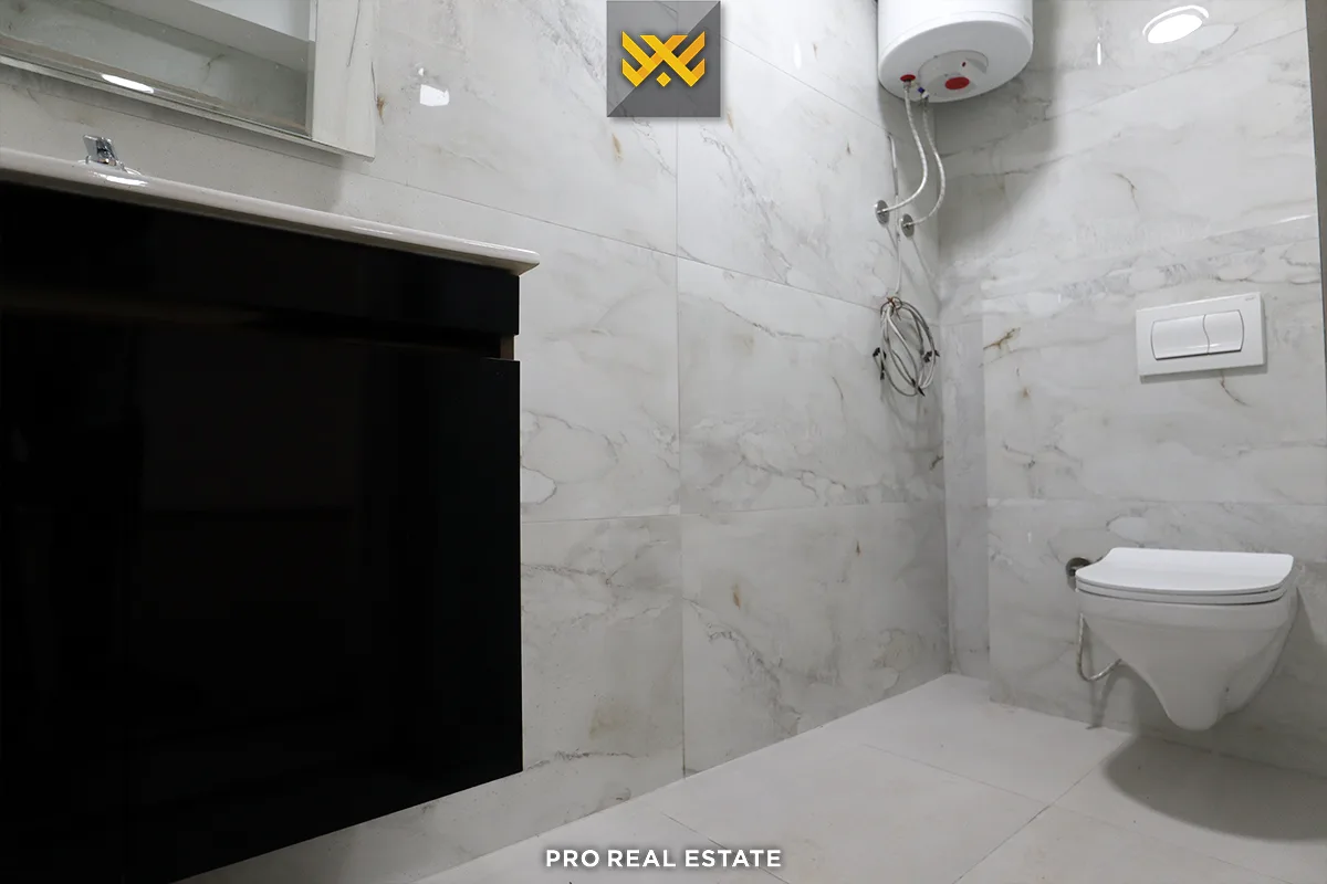Lokal 180m² me #QIRA te Rruga C.