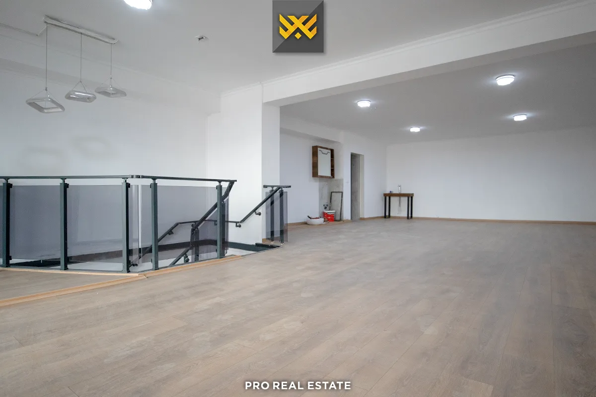 Lokal 180m² me #QIRA te Rruga C.