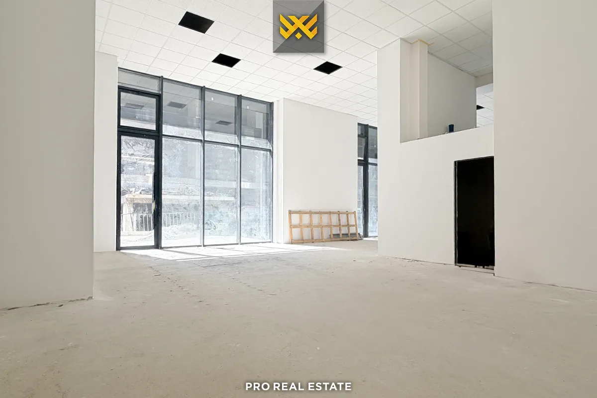 Lokal 177m² me #QIRA në Lakrishtë