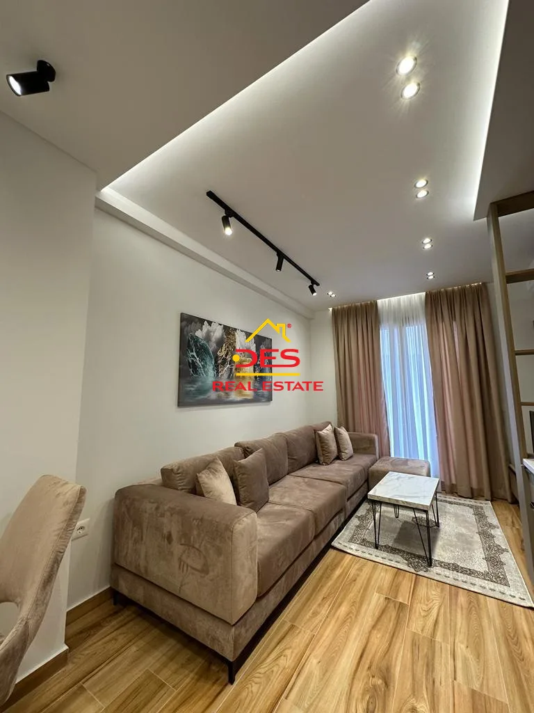 Apartament 2+1 me qera në bulevard-skelë
