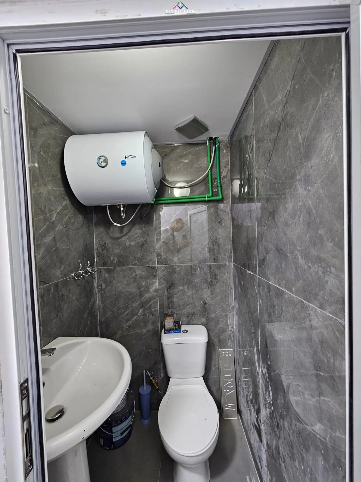 Dyqan Dupleks Me Qera tek 5 Maji (ID BD21590) Tirane