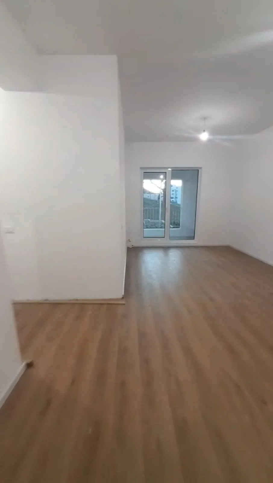 Zyre Me Qera 2+1 Tek Ali Demi (ID BZ2615) Tirane.
