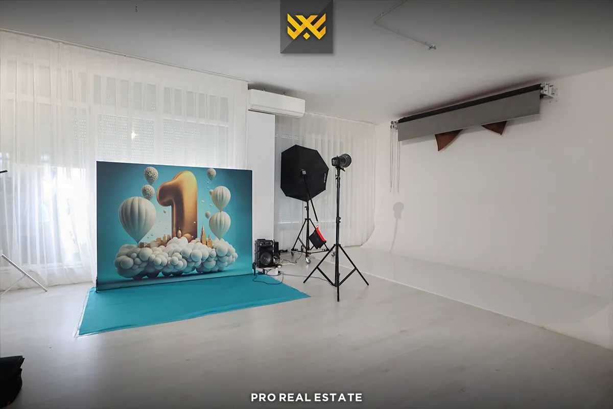 Banesë / Zyrë 299m² me #QIRA në Veternik