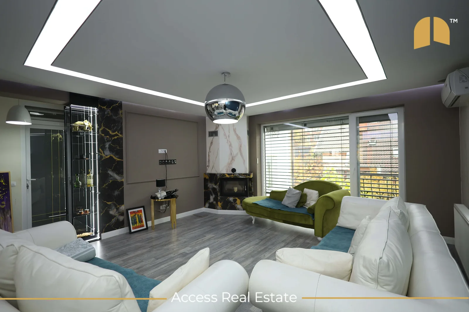 Shtëpi me QIRA – 420m² + 4.5 Ari – Sofali