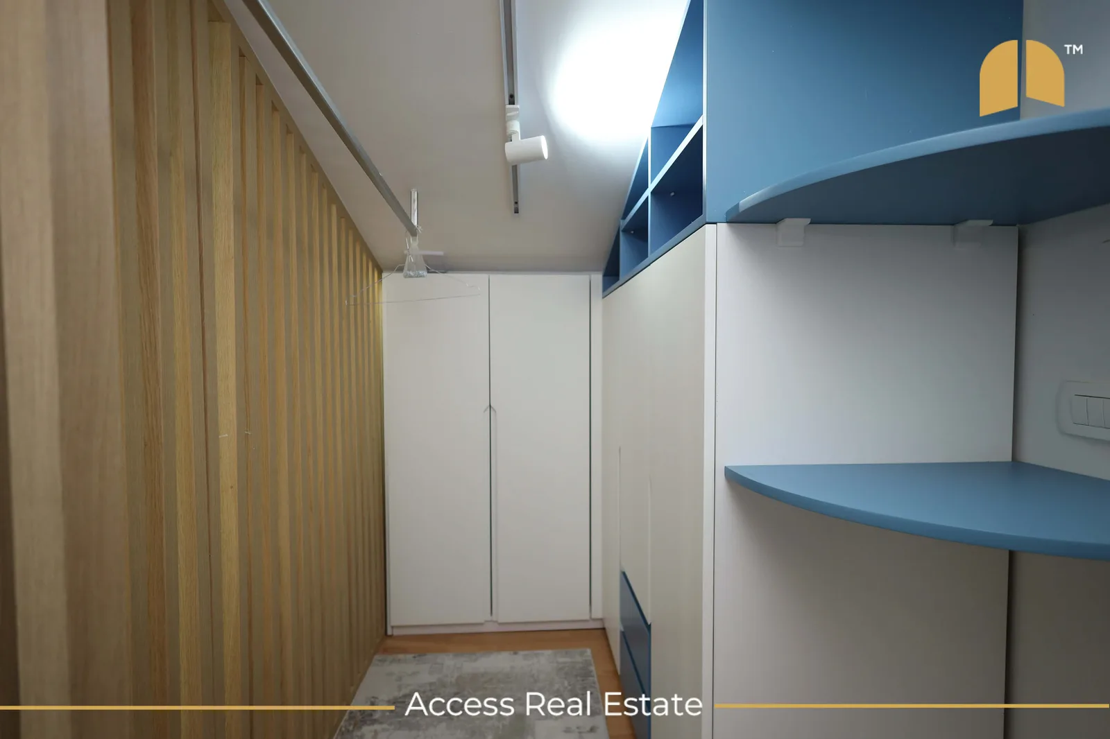 Shtëpi me QIRA – 420m² + 4.5 Ari – Sofali