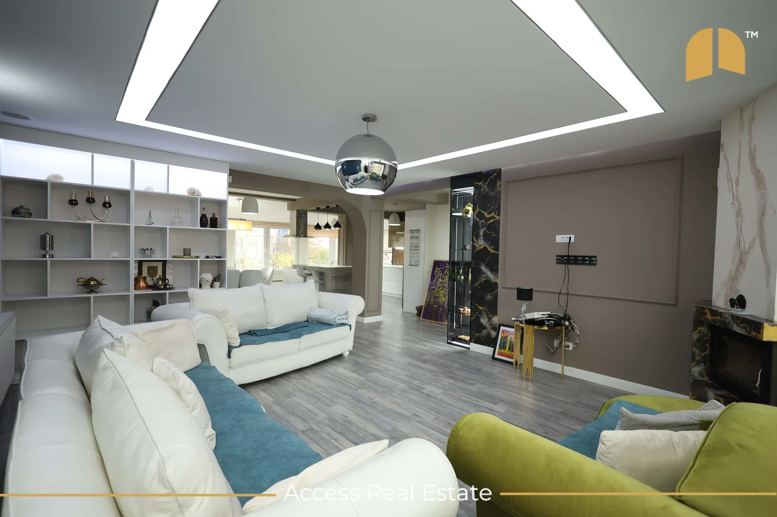 Shtëpi me QIRA – 420m² + 4.5 Ari – Sofali