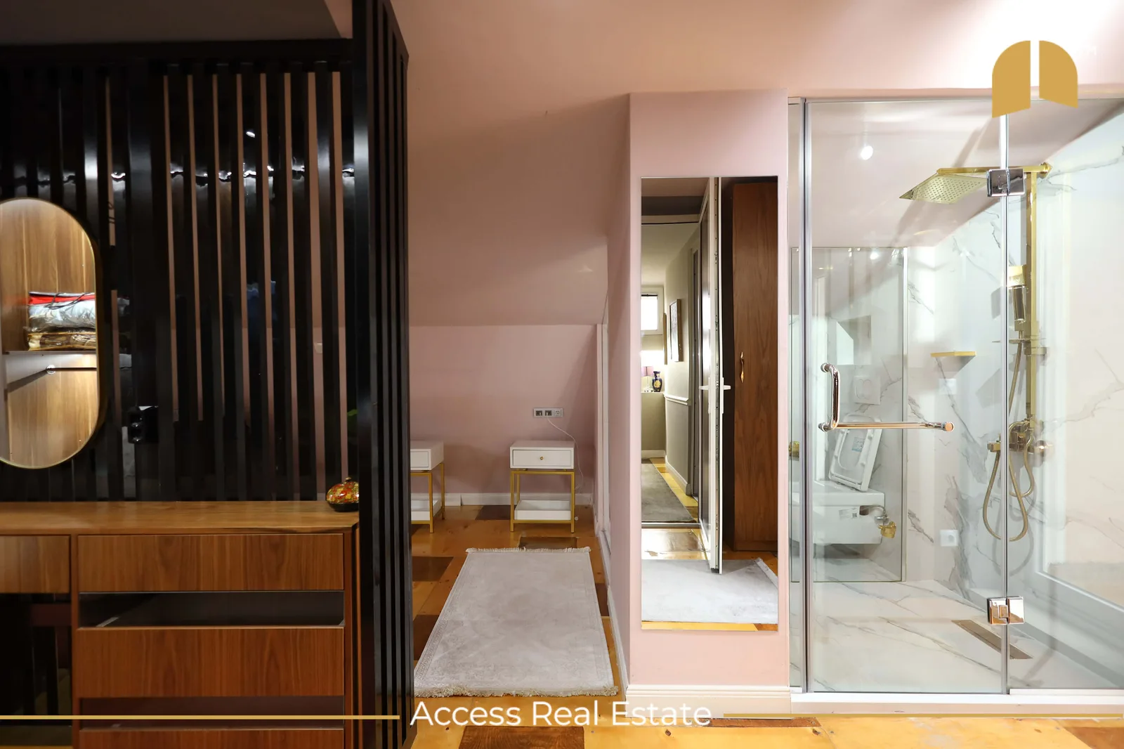 Shtëpi me QIRA – 420m² + 4.5 Ari – Sofali