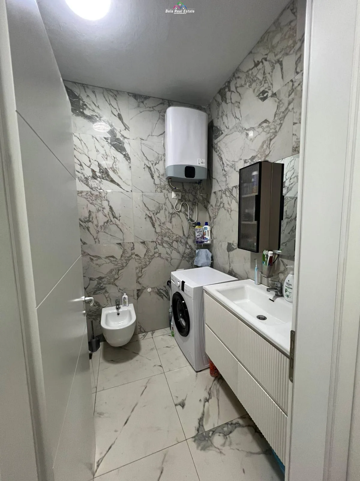 Apartament Me Qera 1+1 Tek Fusha e Aviacionit (ID B2101414) Tirane