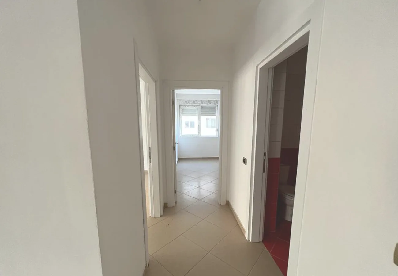 Shitet apartament 2+1 në qendër, shëngjin.
