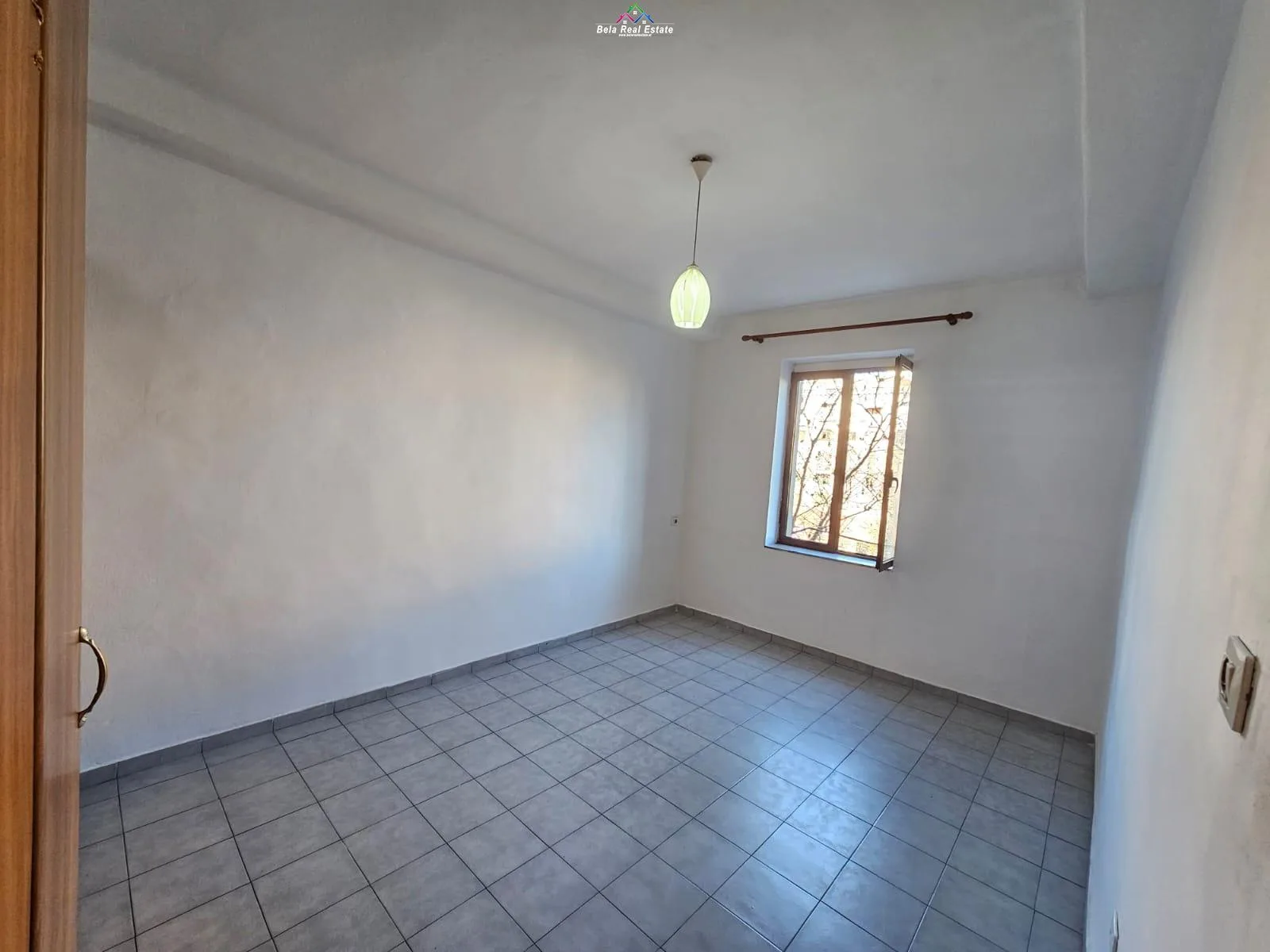 Apartament/Zyre Me Qera 1+1 Ne Bllok (ID B211411) Tirane