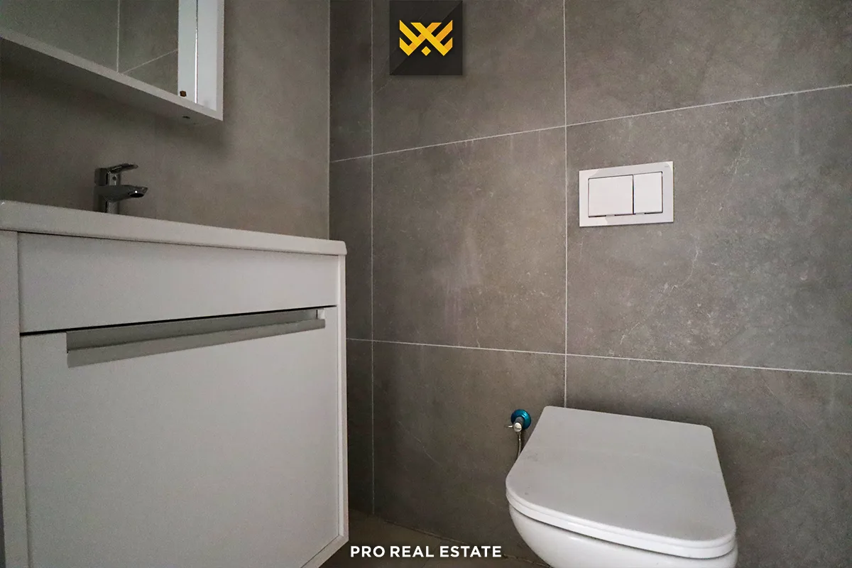 Banesë Penthouse 127m² + 43m² Neto për #SHITJE në Lagjen Kodrina