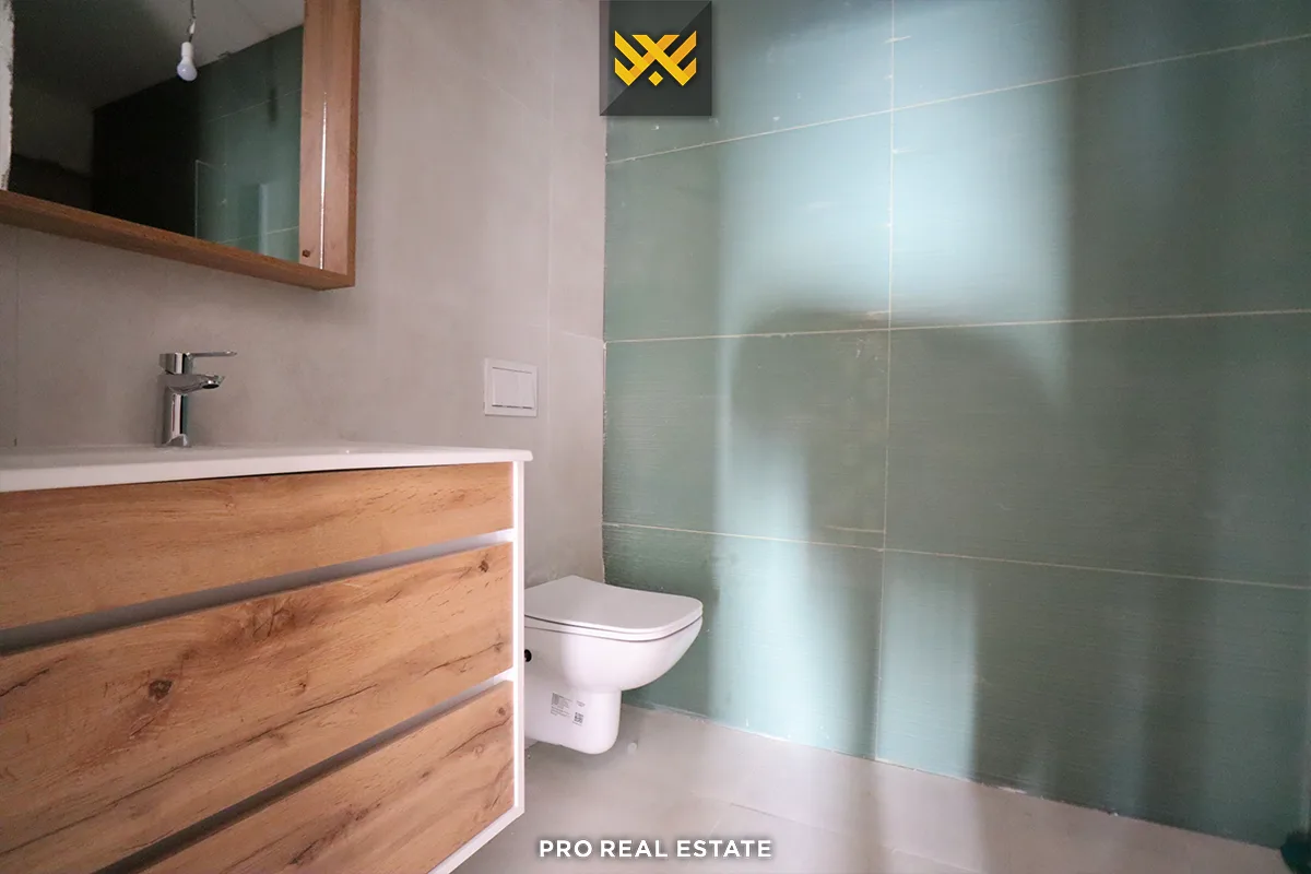 Banesë Penthouse 127m² + 43m² Neto për #SHITJE në Lagjen Kodrina