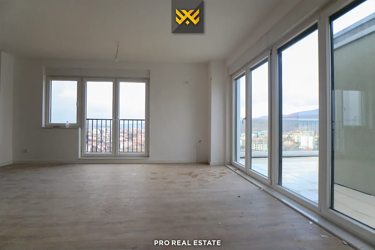 Banesë Penthouse 127m² + 43m² Neto për #SHITJE në Lagjen Kodrina