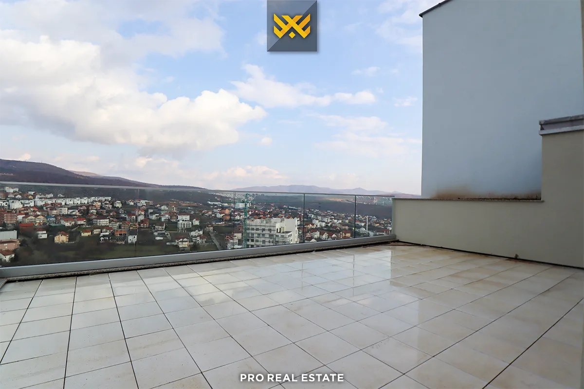 Banesë Penthouse 127m² + 43m² Neto për #SHITJE në Lagjen Kodrina