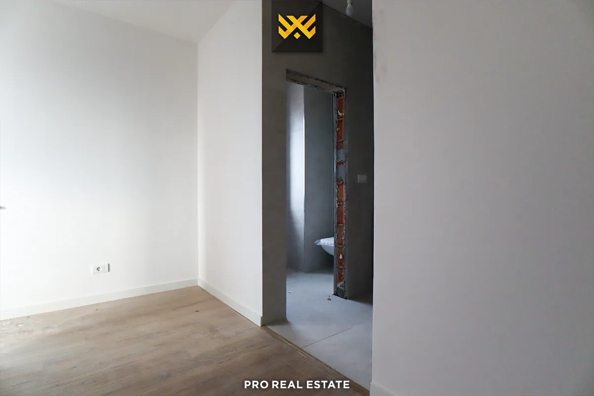 Banesë Penthouse 127m² + 43m² Neto për #SHITJE në Lagjen Kodrina