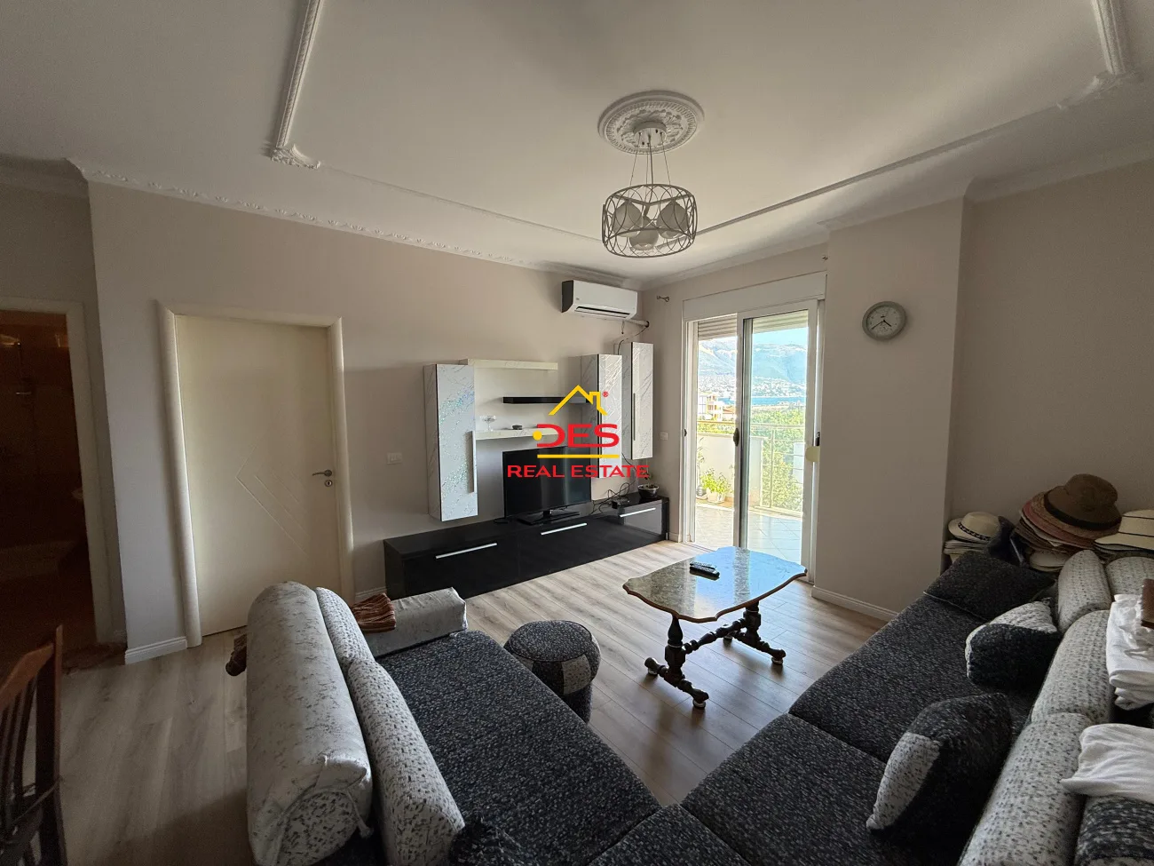SHITET APARTAMENT 1+1 NË FILLIM TË PLAZHIT TË VJETËR , VLORË. 📍 Pranë Ish-Karburat Vola