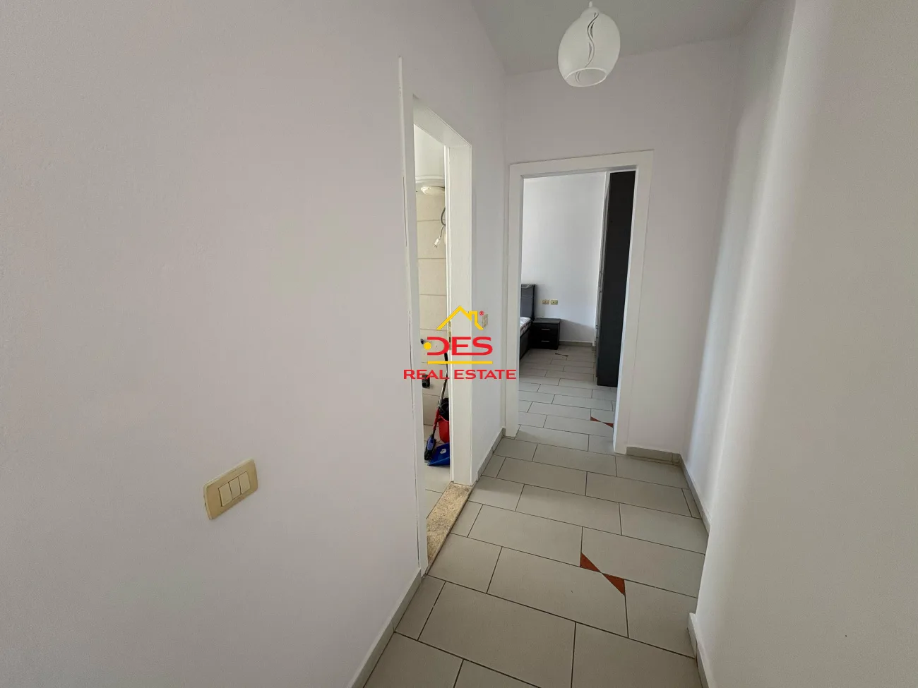 Jepet me qira apartament 1+1 pranë portit, vlorë