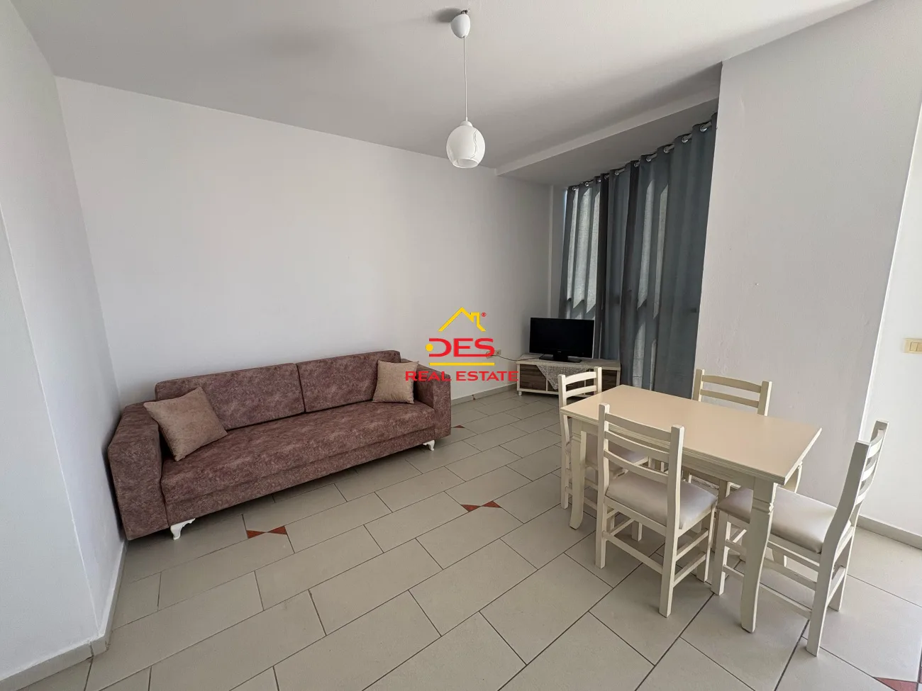 Jepet me qira apartament 1+1 pranë portit, vlorë