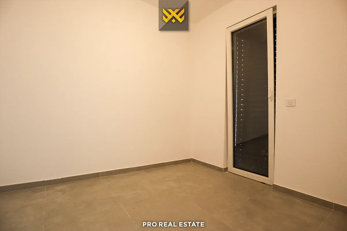 Shtëpi 305m² për #SHITJE në Matiçan