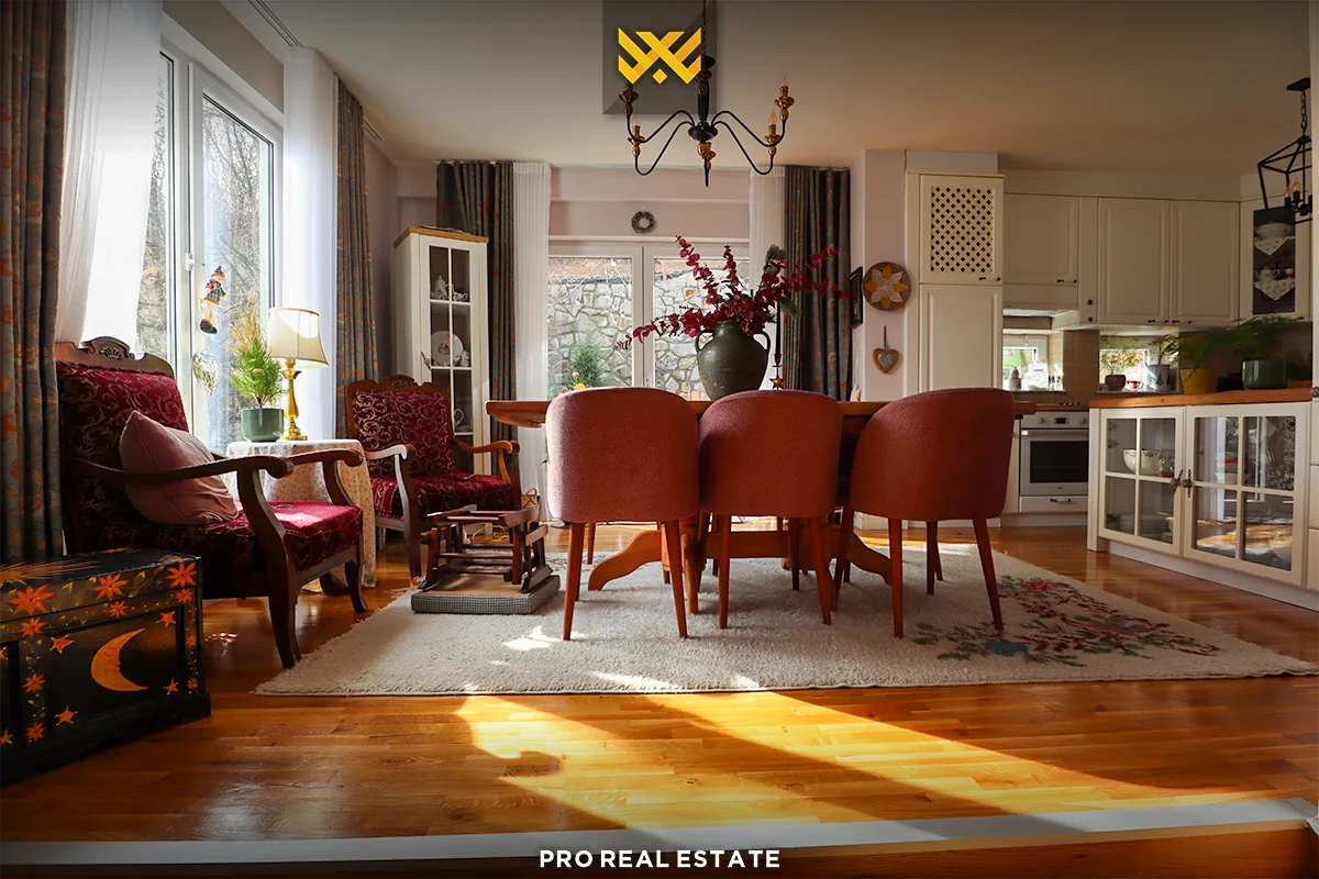 Shtëpi 190m² për #SHITJE në Sofali.