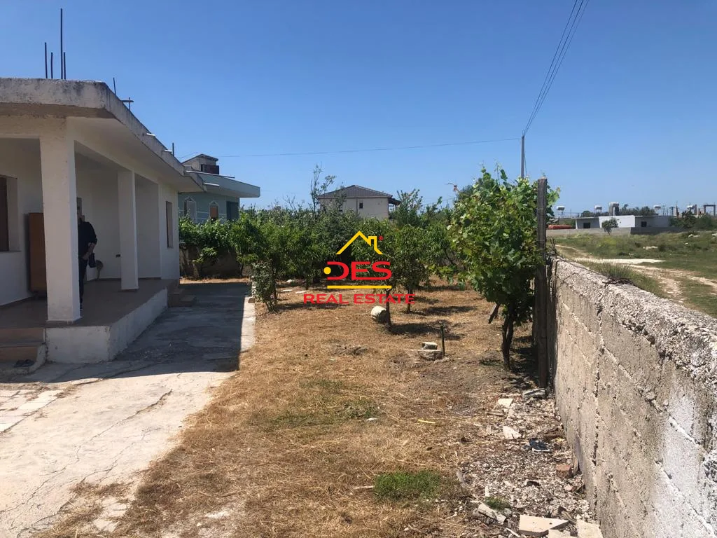 Shitet shtëpi private në plazh të vjetër, vlorë