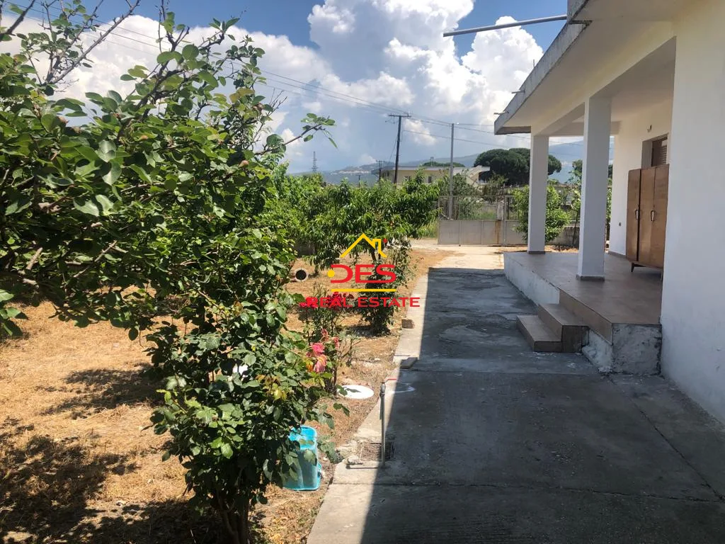 Shitet shtëpi private në plazh të vjetër, vlorë