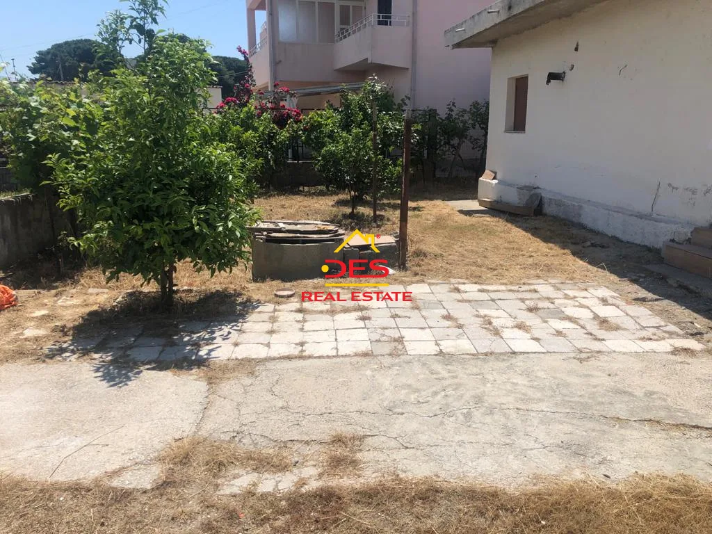Shitet shtëpi private në plazh të vjetër, vlorë
