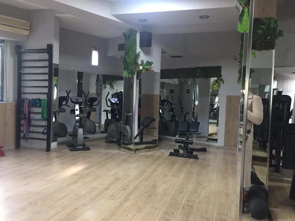 Shitet ambient biznesi, “7 xhuxhat”, tiranë