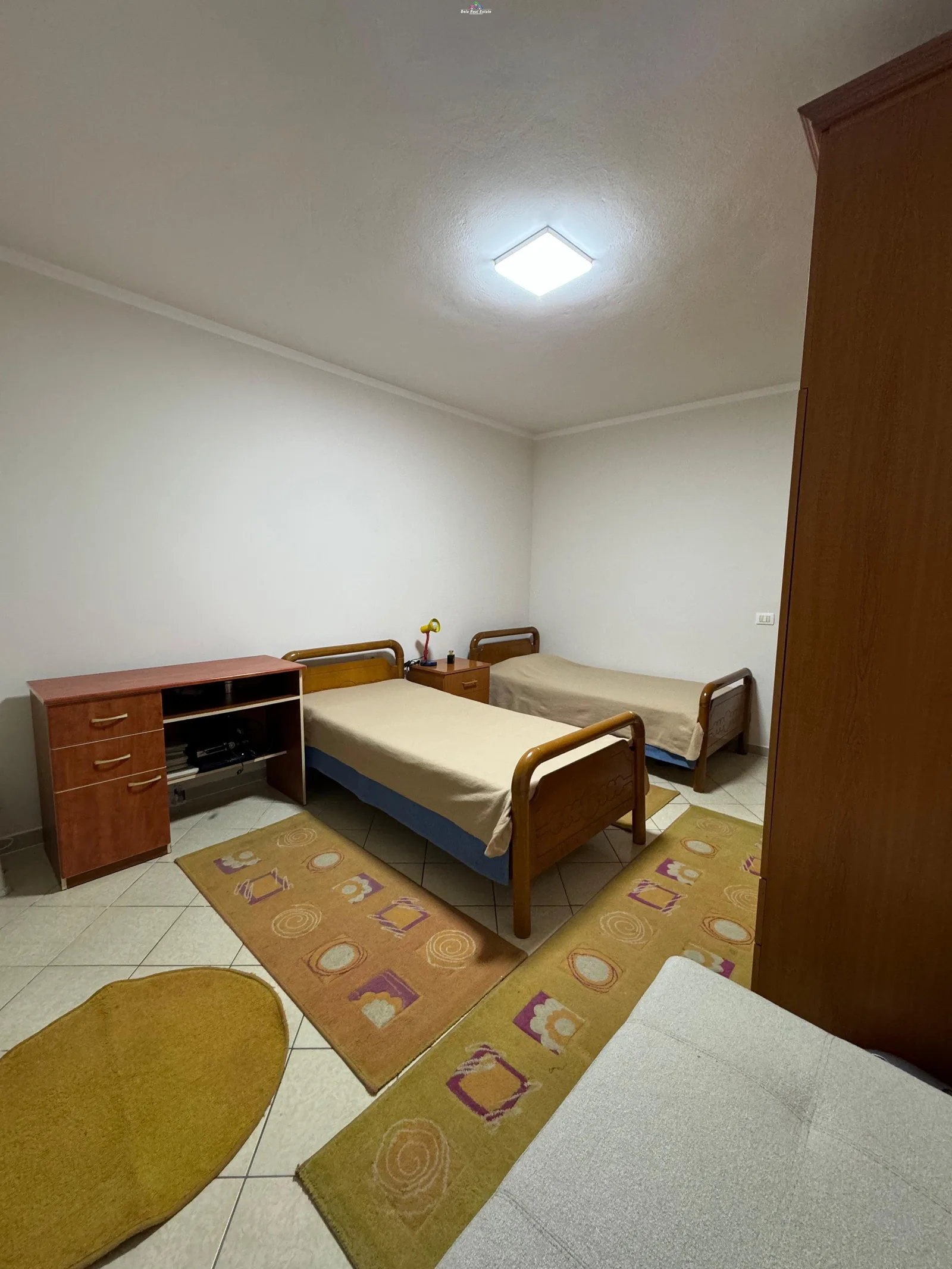 Apartament Me Qera 2+1 Tek Komuna e Parisit ( ID B2201724) Tirane