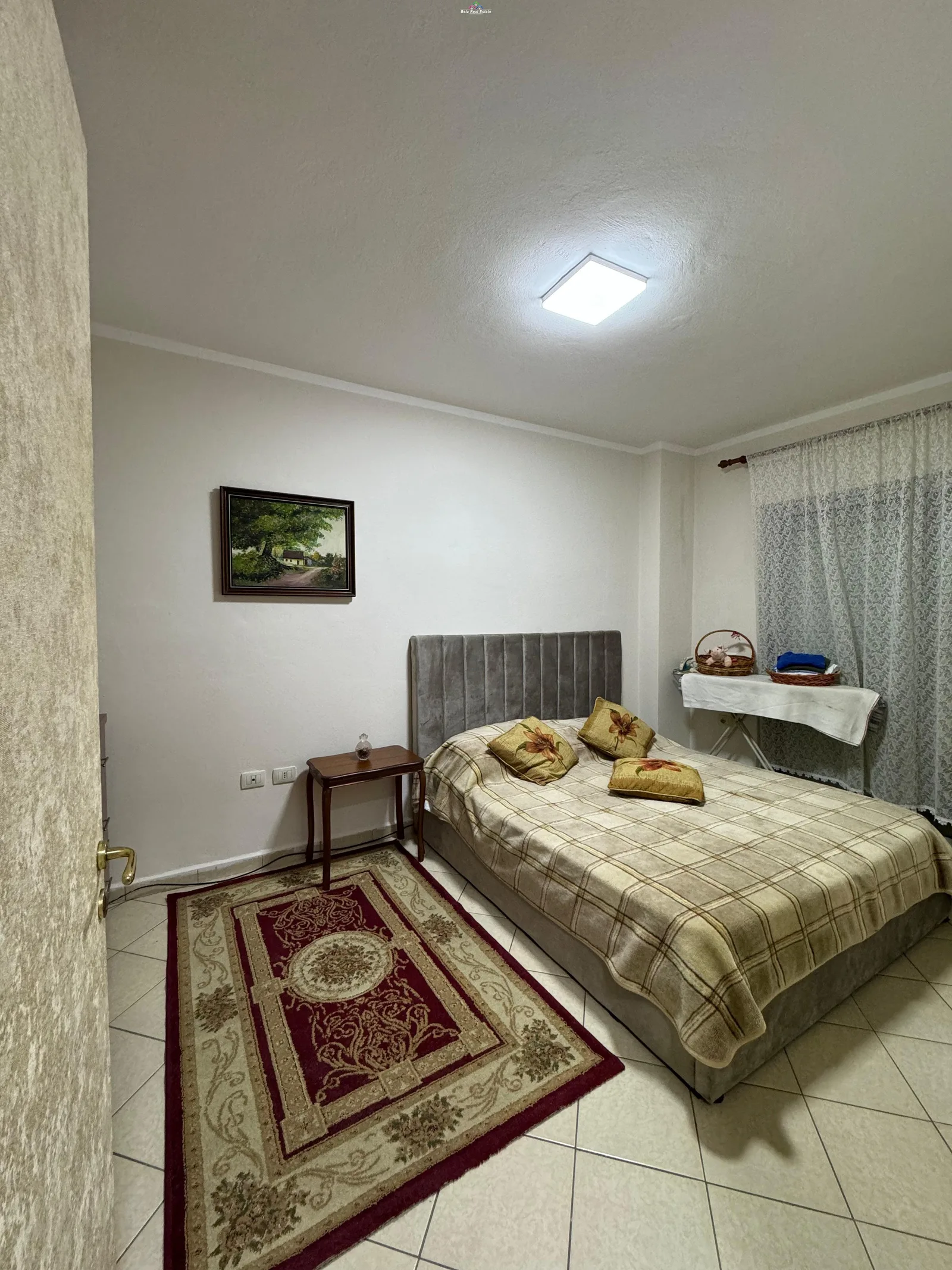Apartament Me Qera 2+1 Tek Komuna e Parisit ( ID B2201724) Tirane