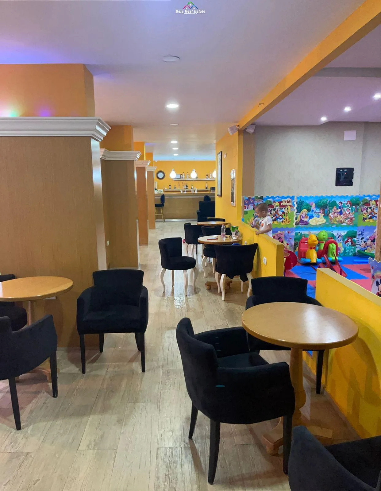 Dyqan/ Ambient Biznesi me Qera Tek Hoxha Tahsim (ID BL211) Tirane