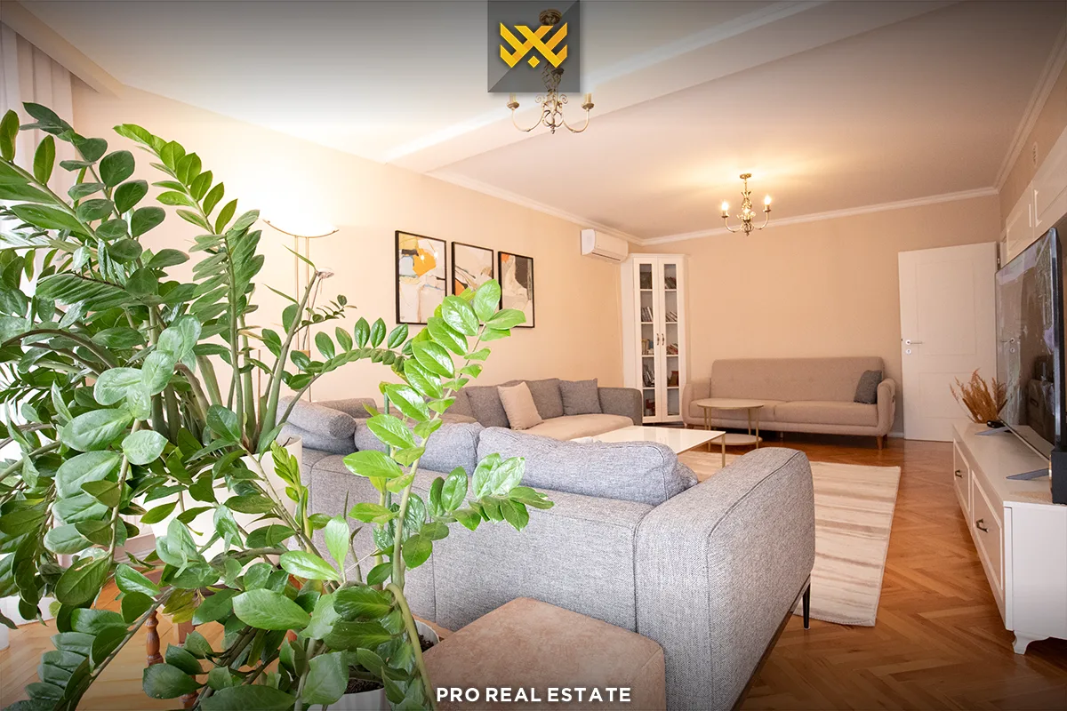 Shtëpi 270m² për #SHITJE te Mati 1
