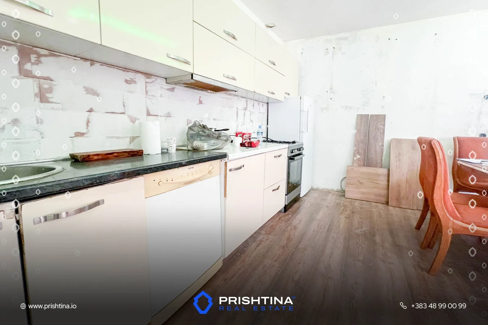 Shtëpi në #shitje 140m² + 3 ari truall te Rruga e Llapit