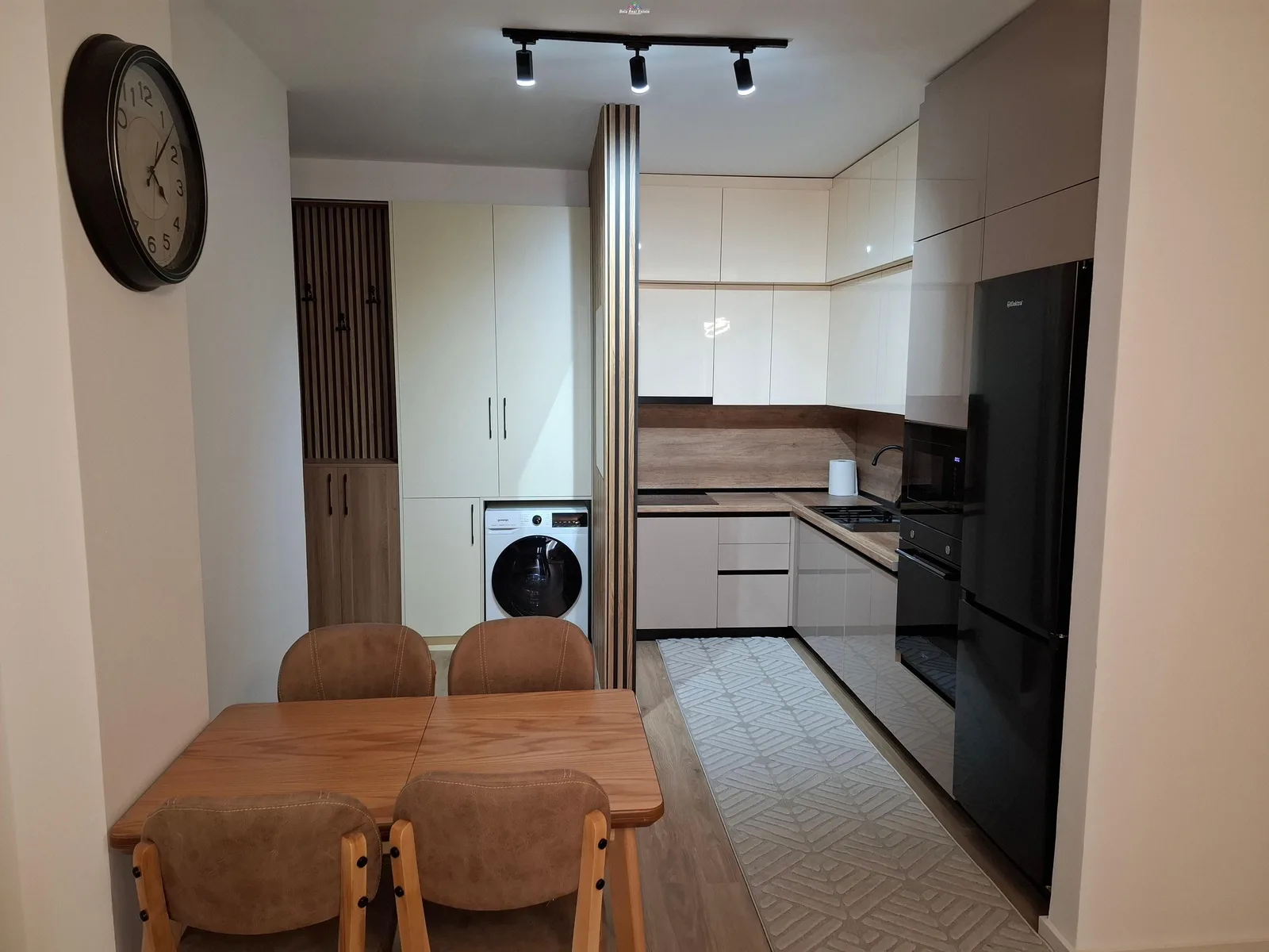 Apartament Me Qera 2+1 Tek Dritan Hoxha (ID B2201937) Tirane