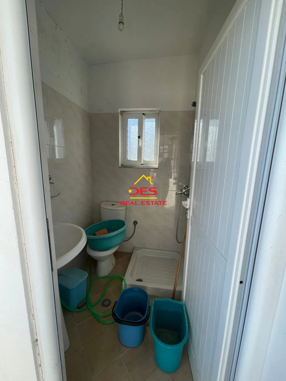 Shitet apartament 3+1+2 në sarandë