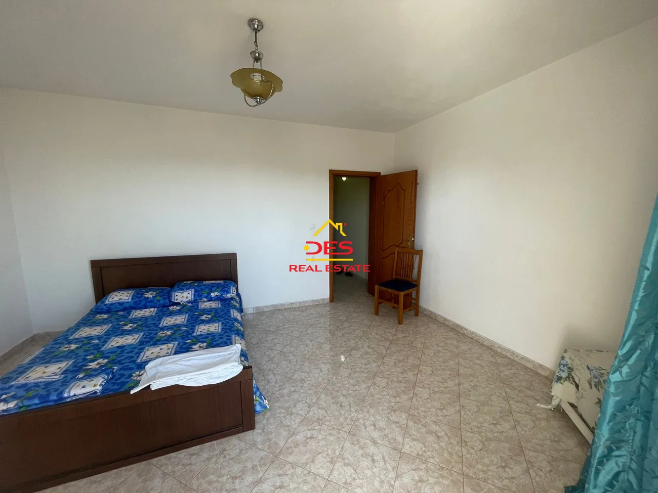 Shitet apartament 3+1+2 në sarandë