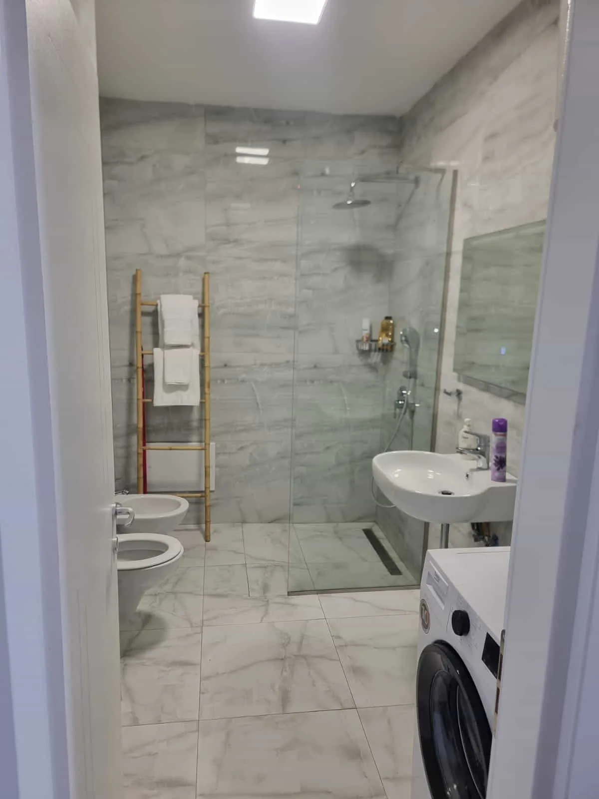 Apartament Me Qera 1+1 Tek Garden Building (ID B2101148) Tirane