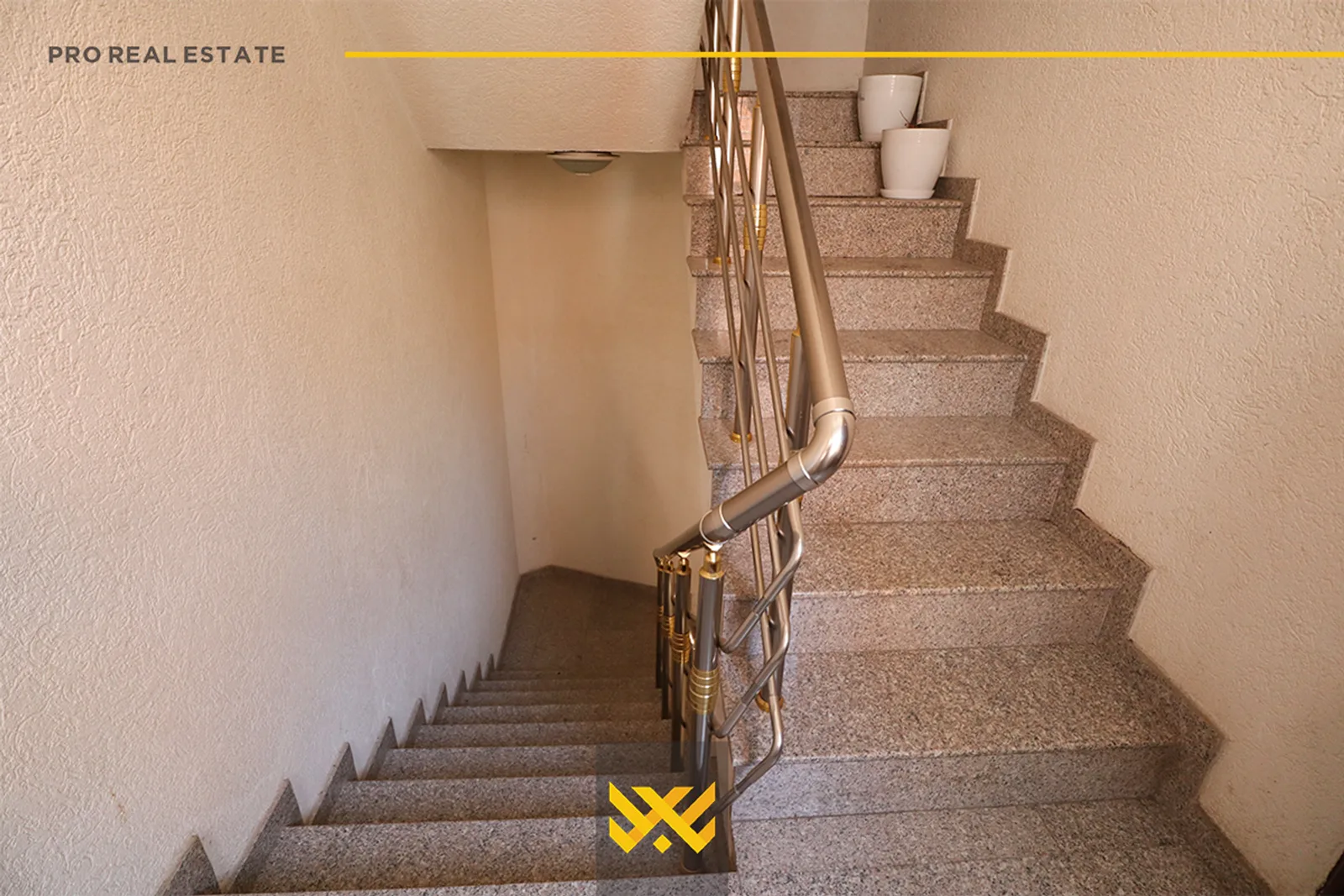 Shtëpi 240m² me #QIRA në Lagjen Gjinaj.