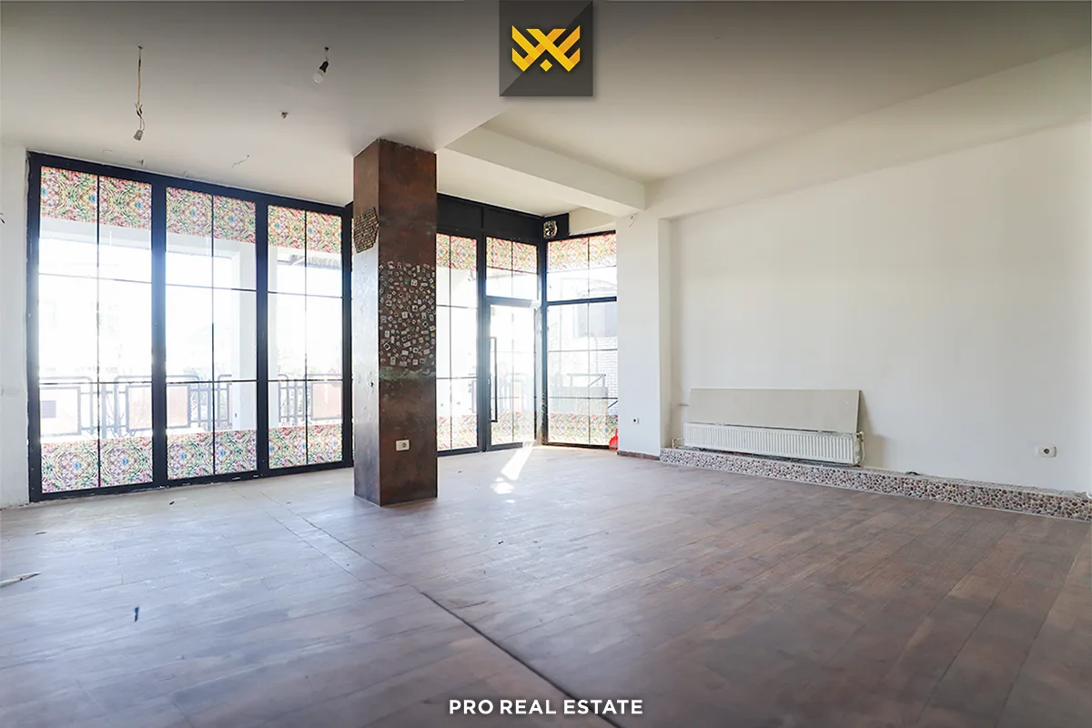Lokal 90m² + 30m² për #SHITJE në Ulpianë