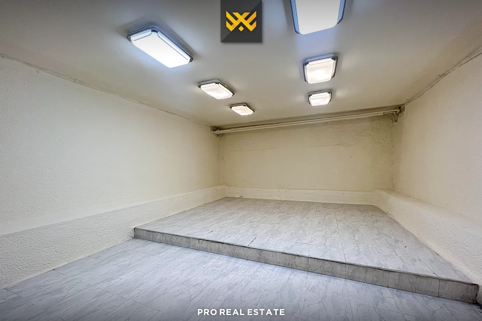 Lokal 80m² me #QIRA në Shesh.