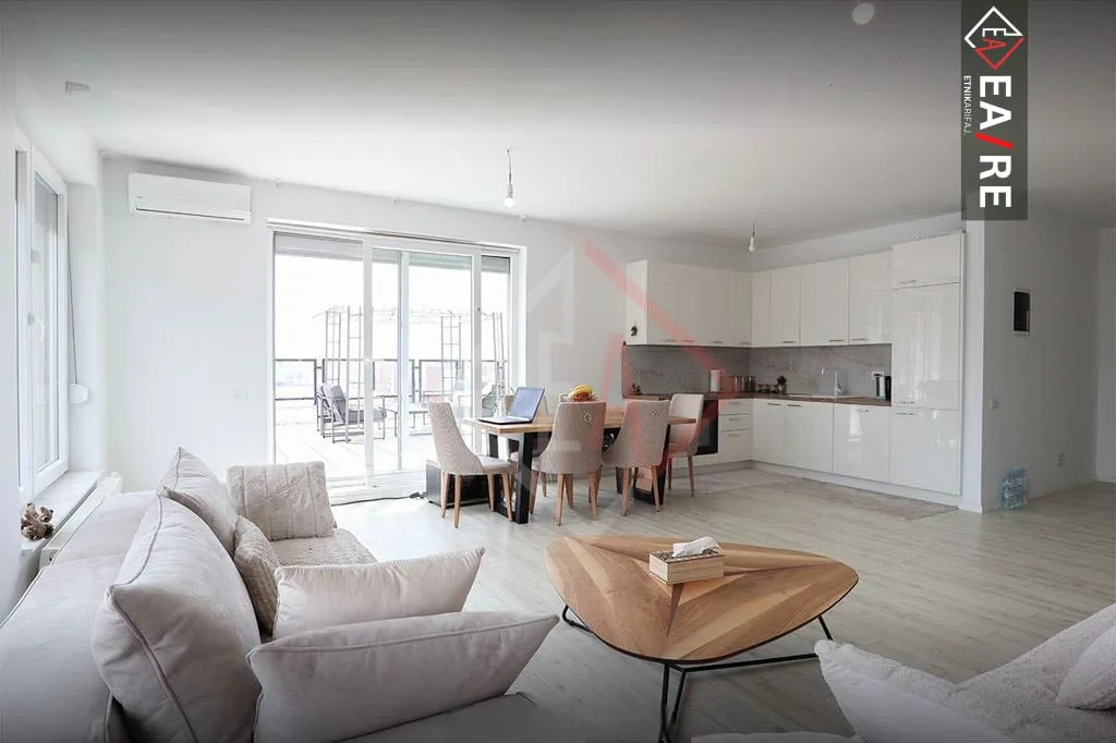 PENT-HOUSE ME QIRA NË RRUGËN C!
