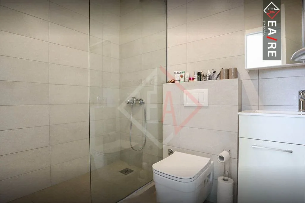 PENT-HOUSE ME QIRA NË RRUGËN C!