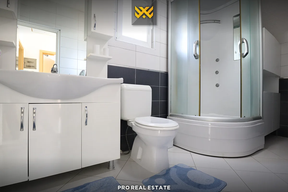 Shtëpi 175m² për #SHITJE në Matiçan.