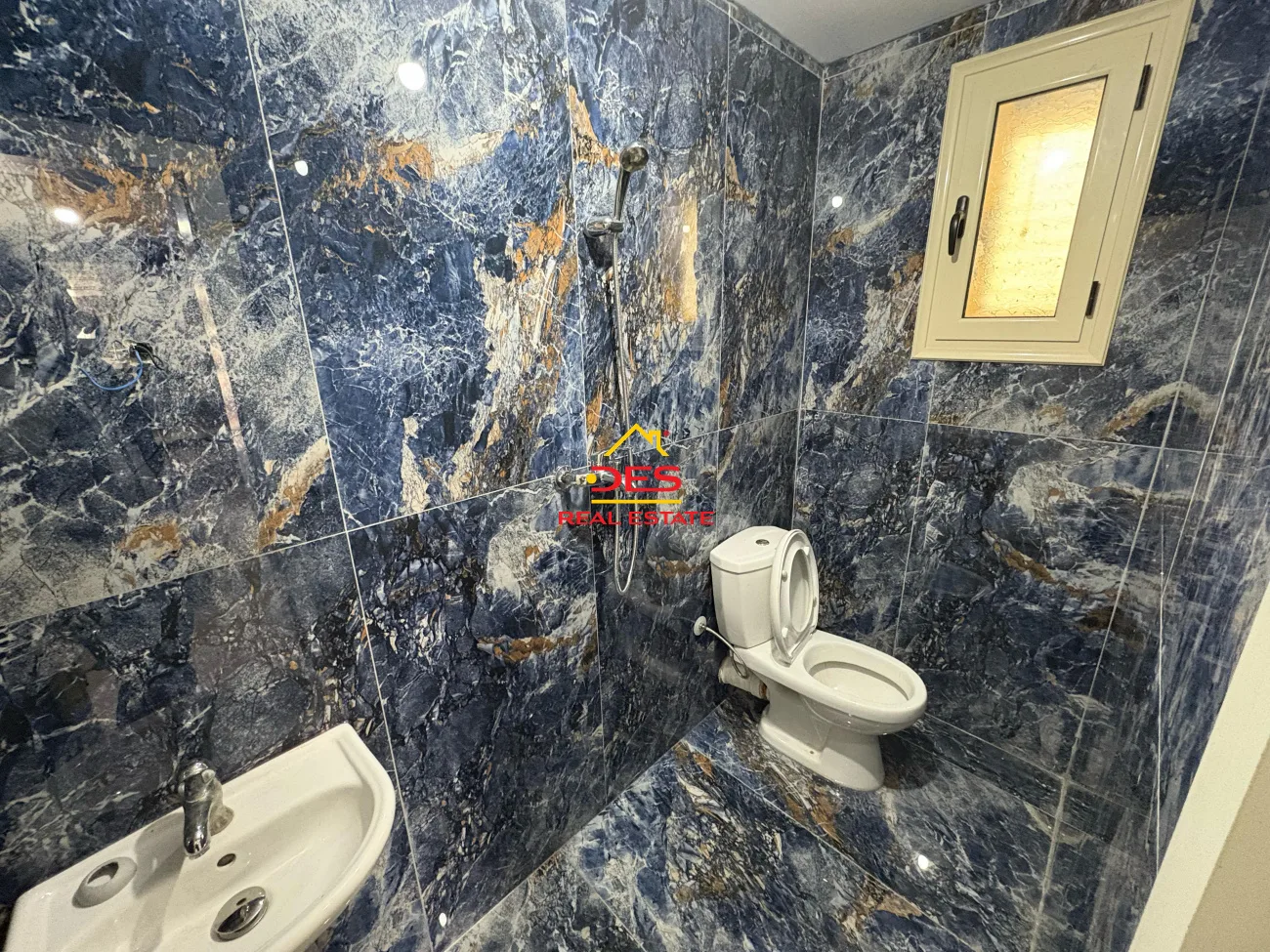Jepet me qira kati i parë i një vile te fusha e druve,vlorë