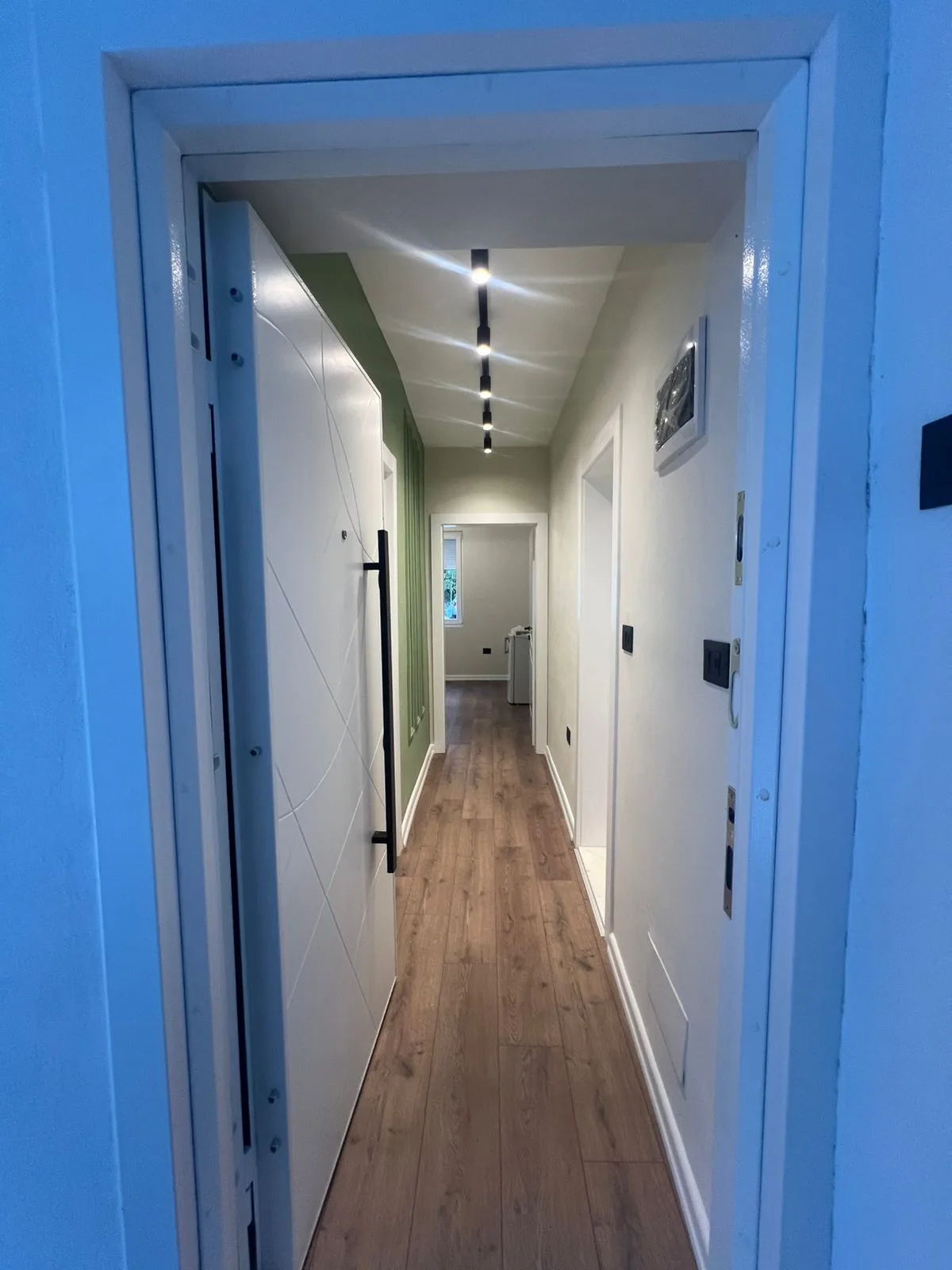 Apartament Ne Shitje 1+1 tek 21 Dhjetori (ID B111129) Tirane.