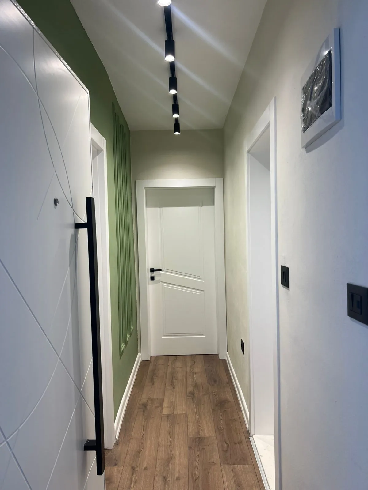 Apartament Ne Shitje 1+1 tek 21 Dhjetori (ID B111129) Tirane.