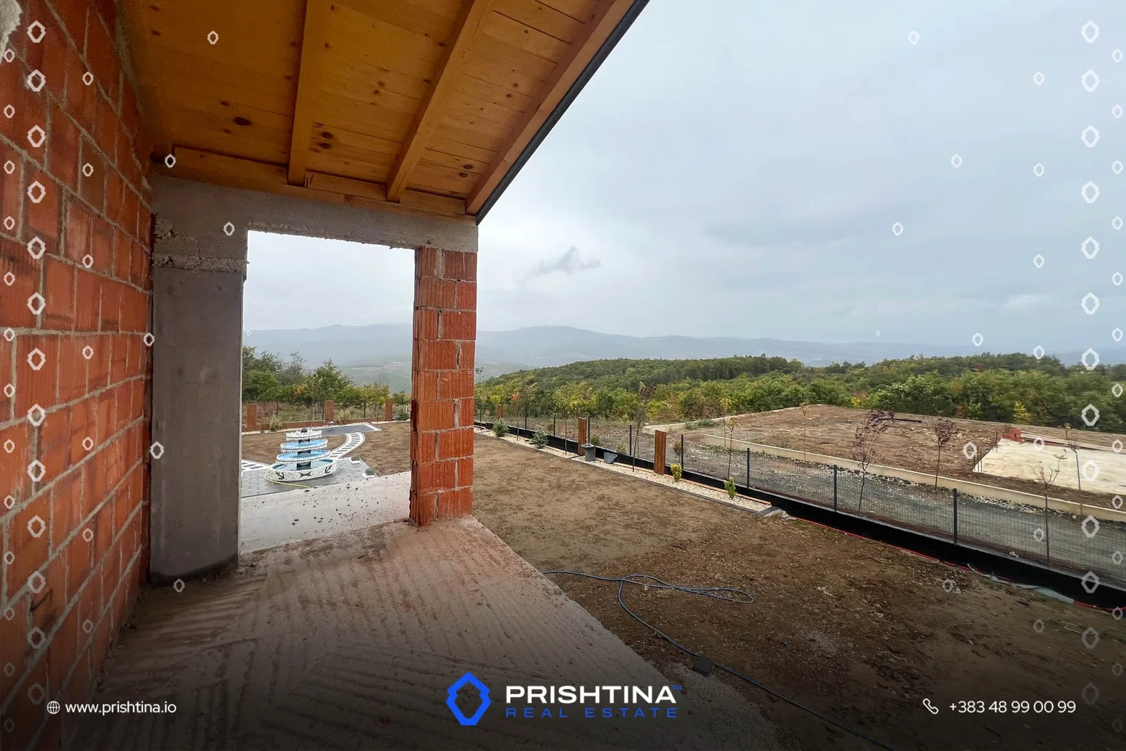Shtëpi në shitje 200m² + 8 ari oborr në Butovc