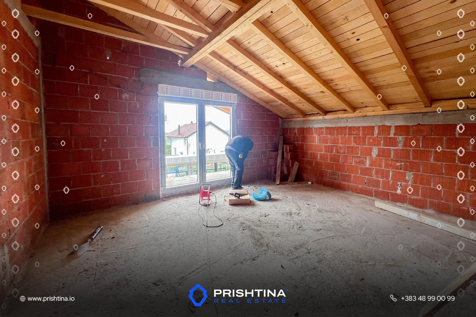 Shtëpi në shitje 200m² + 8 ari oborr në Butovc