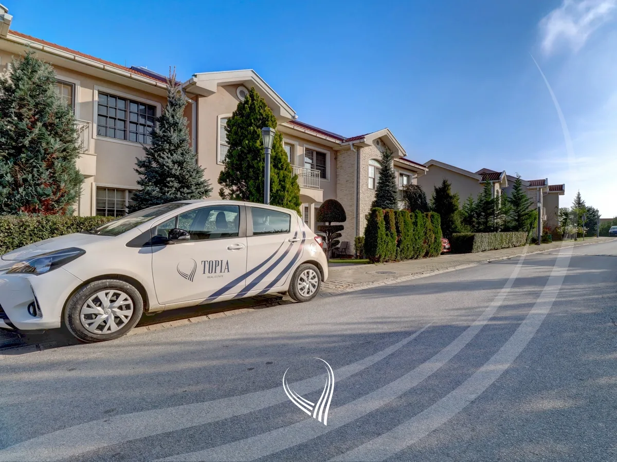Shtëpi me 5 dhoma gjumi me qira në Fshatin Ndërkombëtar