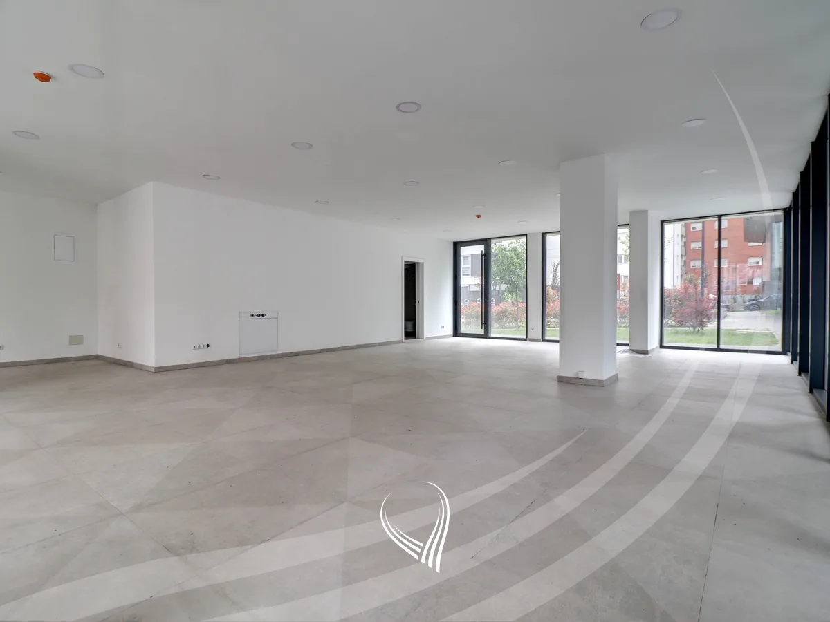 Lokal 120m2 me qira në lagjen Mati 1 – Art Construction